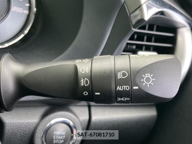 Toyota HILUX 2023-08 8754699-13