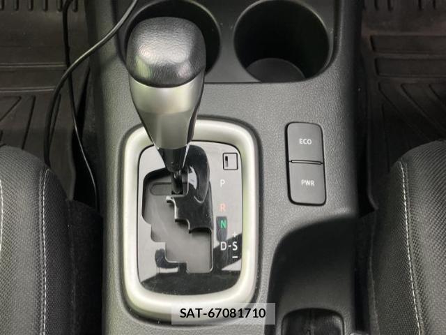 Toyota HILUX 2023-08 8754699-15