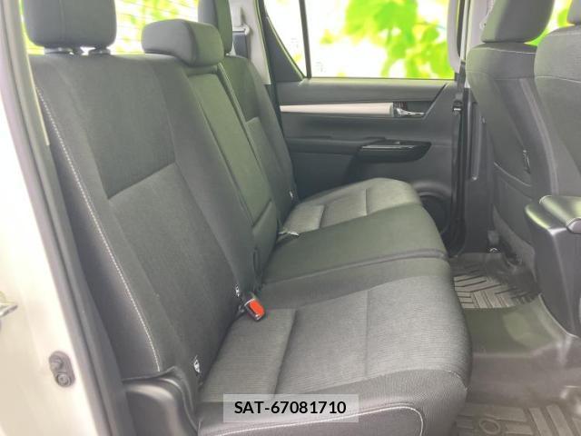 Toyota HILUX 2023-08 8754699-4