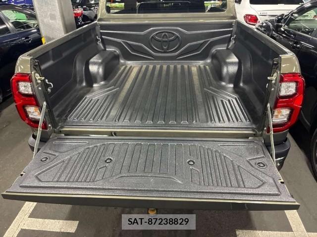 Toyota HILUX 2024-08 8752540-2