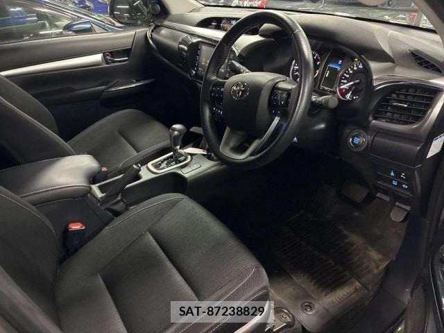 Toyota HILUX 2024-08 8752540-3