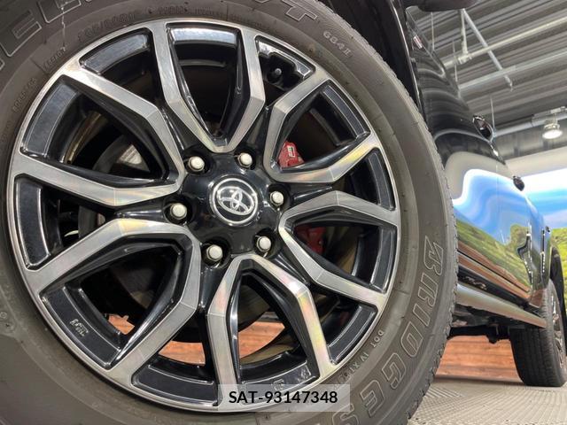 Toyota HILUX 2022-08 8752824-13