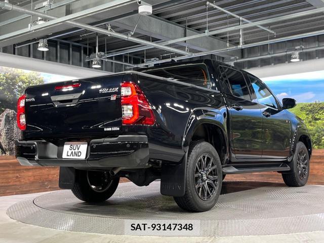 Toyota HILUX 2022-08 8752824-17
