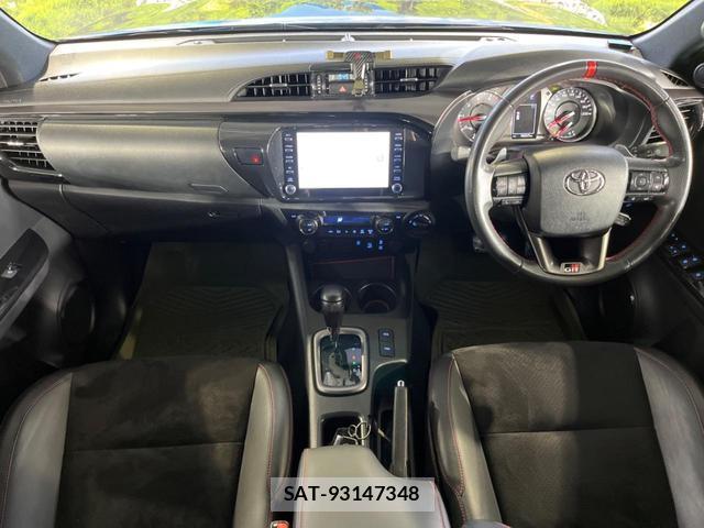 Toyota HILUX 2022-08 8752824-2