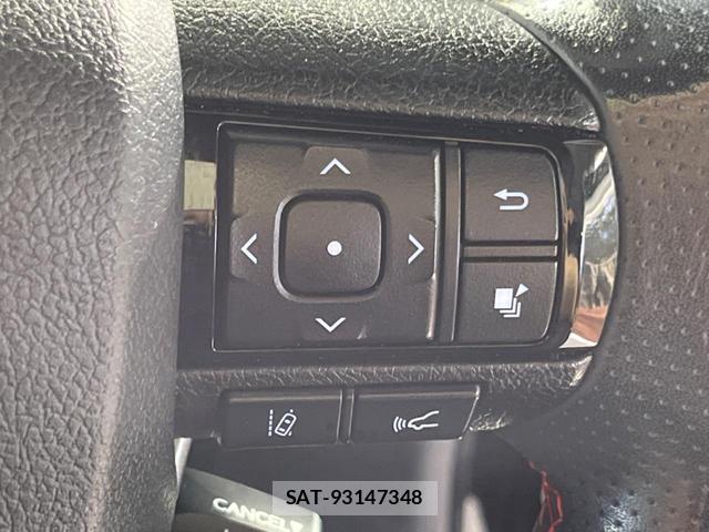 Toyota HILUX 2022-08 8752824-5