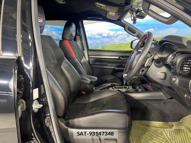 Toyota HILUX 2022-08 8752824-8