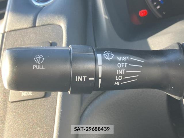 Lexus HS 2013-12 8752443-15