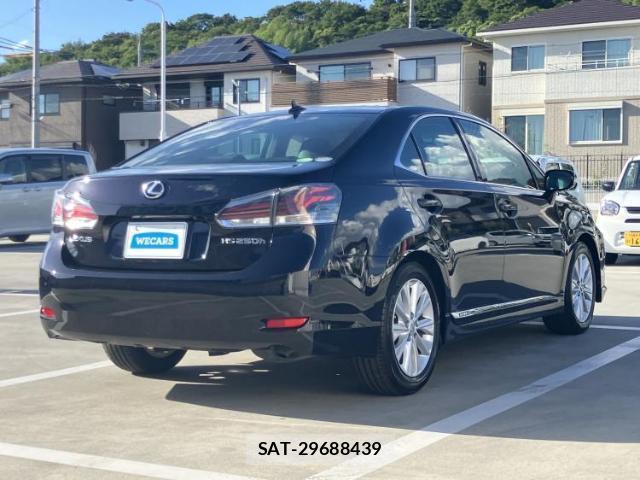 Lexus HS 2013-12 8752443-2
