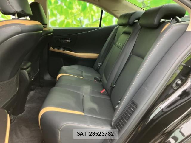 Lexus HS 2012-03 8754528-7