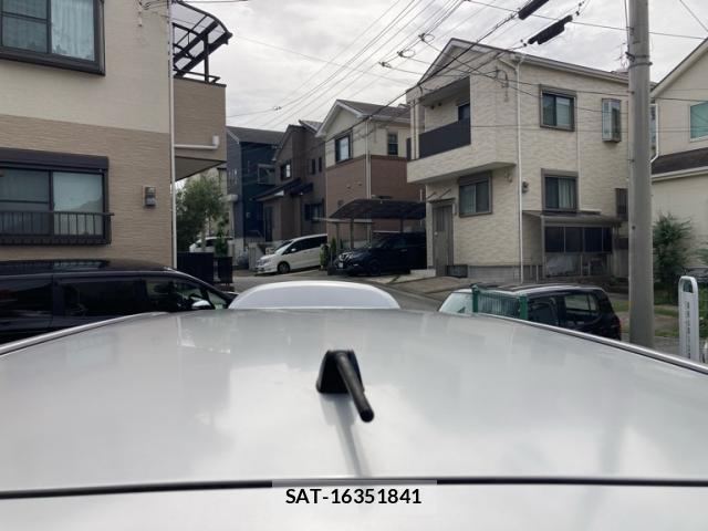 Toyota ISIS 2012-10 8752958-14