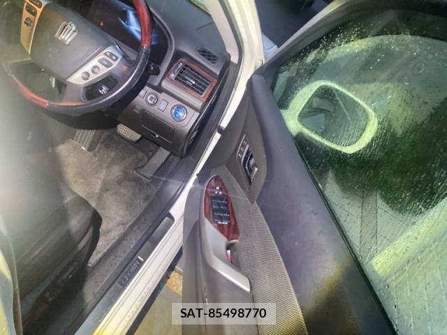 Toyota KLUGER HYBRID 2010-06 8752945-11