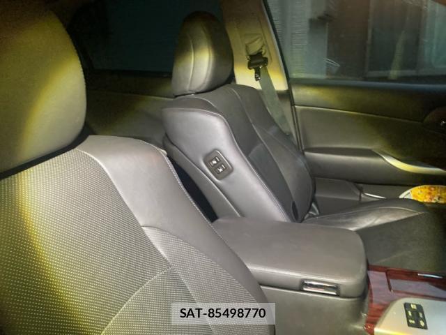 Toyota KLUGER HYBRID 2010-06 8752945-17