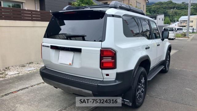 Toyota Land Cruiser 250 2024-10 8753567-12