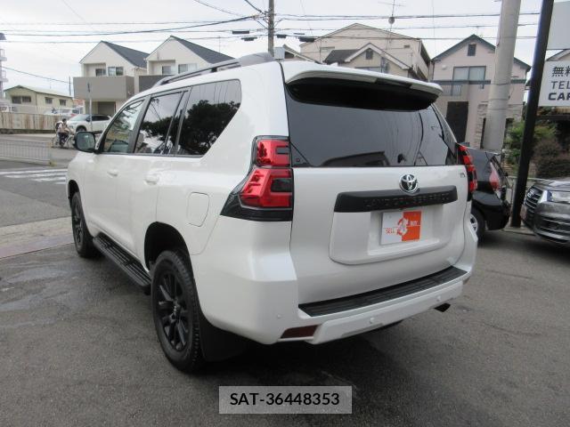 Toyota LAND CRUISER PRADO 2023-02 8752949-13