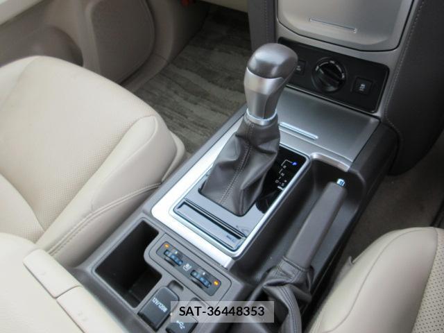 Toyota LAND CRUISER PRADO 2023-02 8752949-14