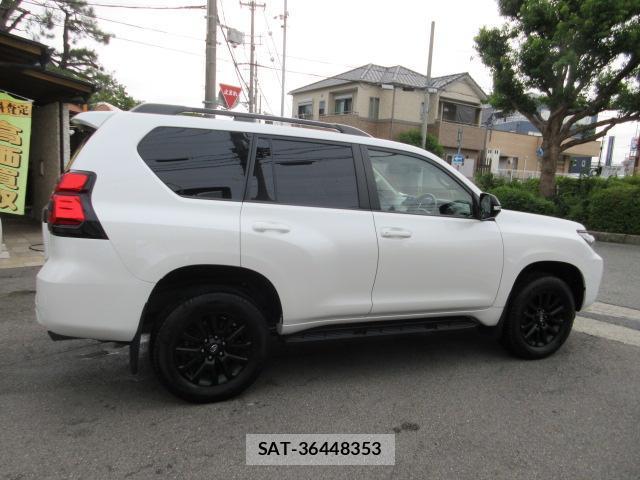 Toyota LAND CRUISER PRADO 2023-02 8752949-3