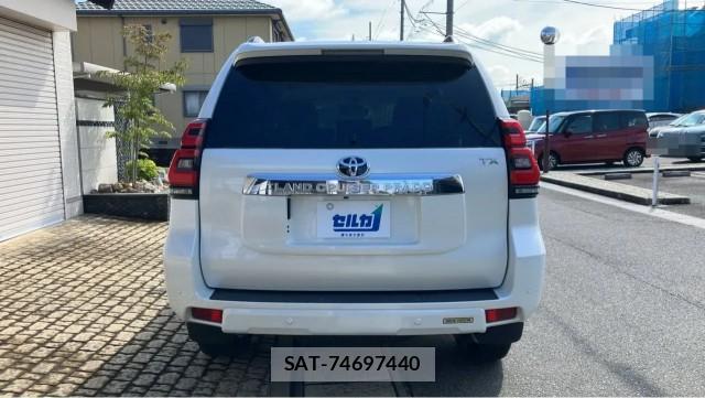 Toyota LAND CRUISER PRADO 2022-09 8753582-1