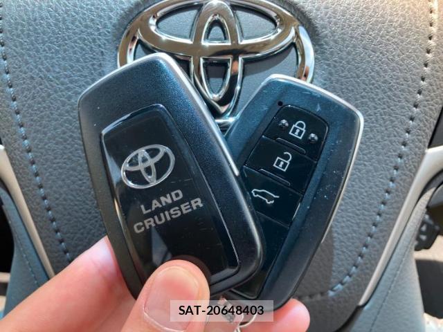 Toyota LAND CRUISER PRADO 2023-10 8754368-16