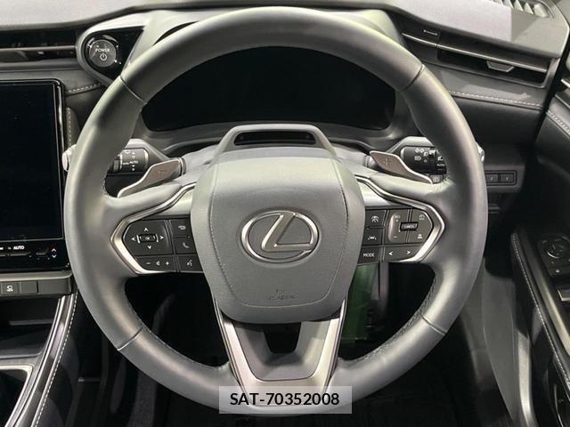 Lexus LBX 2024-09 8752710-11