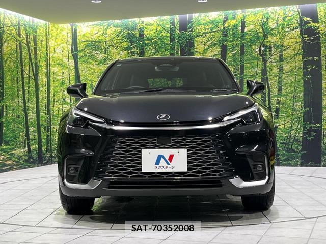 Lexus LBX 2024-09 8752710-14