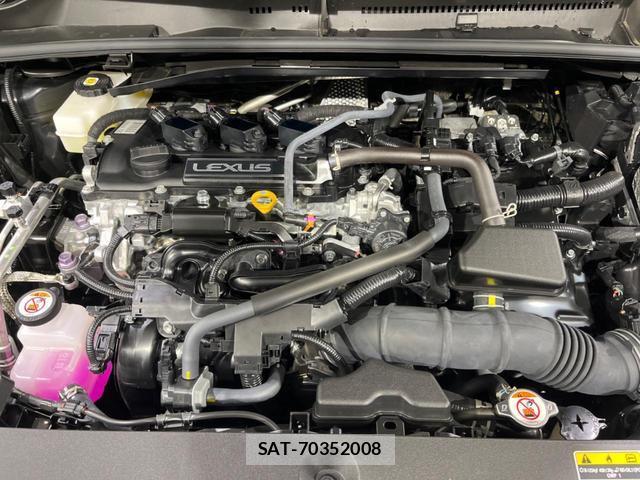 Lexus LBX 2024-09 8752710-18