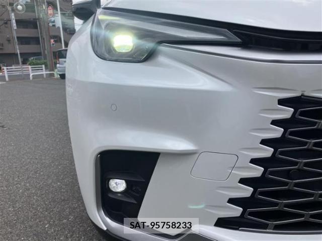 Lexus LBX 2024-03 8754460-13