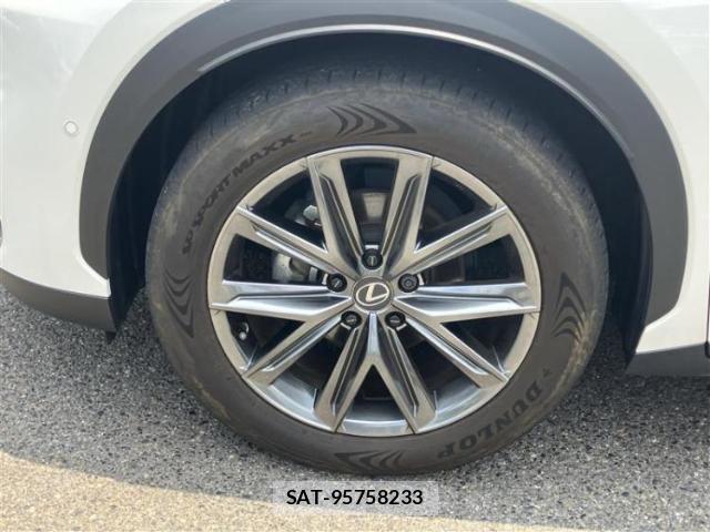 Lexus LBX 2024-03 8754460-14
