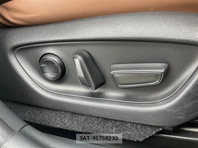 Lexus LBX 2024-03 8754460-15