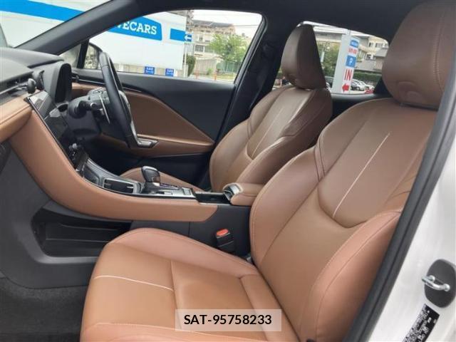 Lexus LBX 2024-03 8754460-4