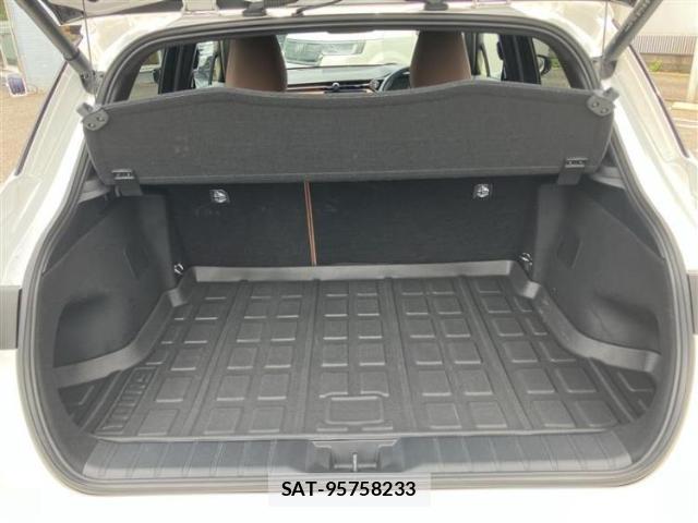 Lexus LBX 2024-03 8754460-6
