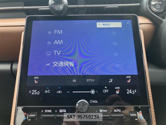 Lexus LBX 2024-03 8754460-8