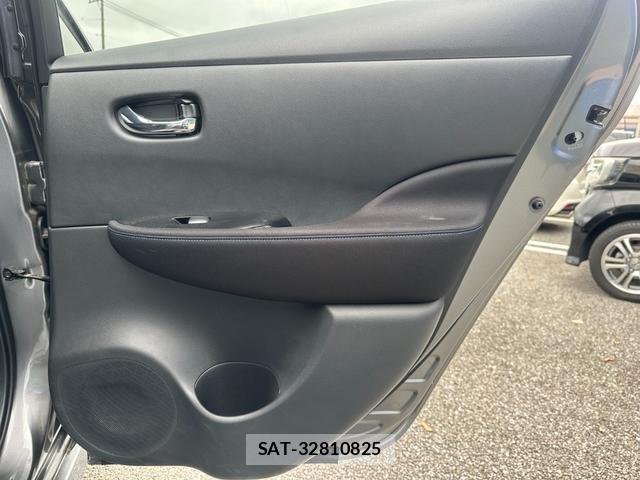 Nissan LEAF 2021-12 8753334-5