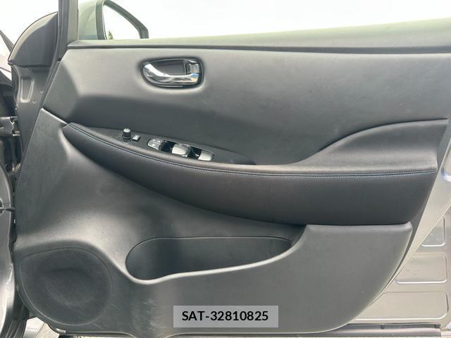 Nissan LEAF 2021-12 8753334-6