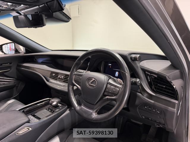 Lexus LS 2017-10 8752681-3