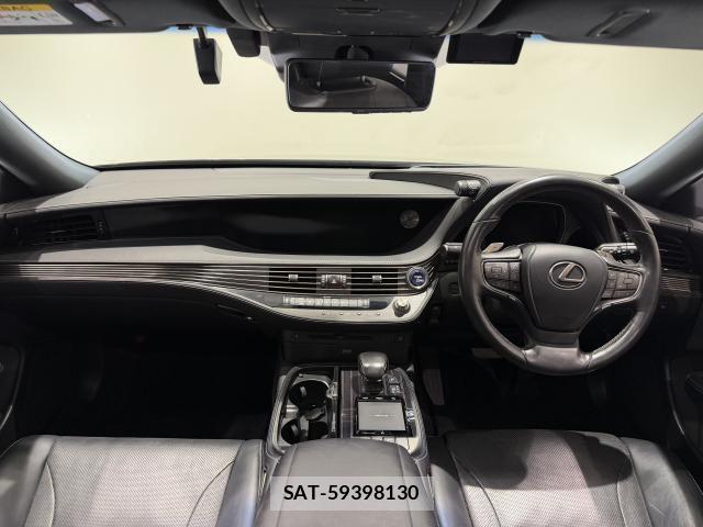 Lexus LS 2017-10 8752681-5