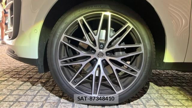 Porsche MACAN 2025-05 8753564-8