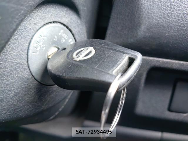 Nissan MARCH 2018-08 8752651-14