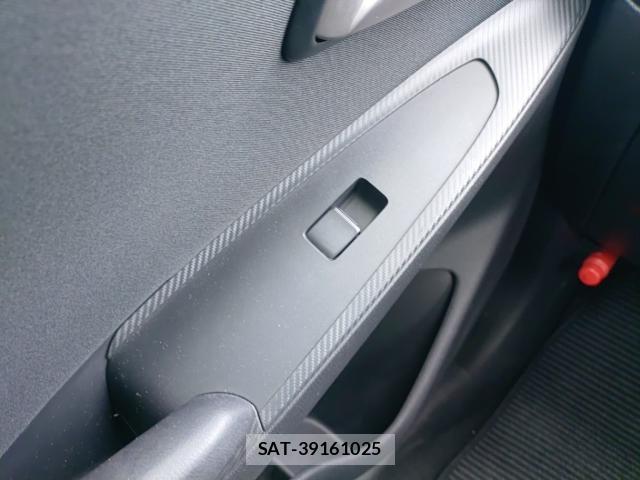 Mazda MAZDA2 2021-09 8752670-12