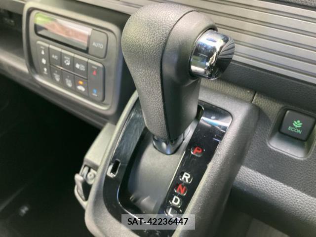 Honda N-VAN 2019-03 8754055-17