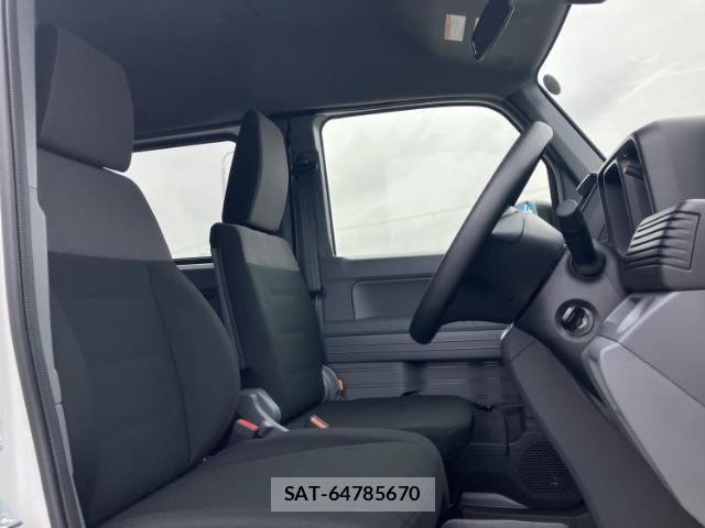 Honda N-VAN 2026-03 8752444-3