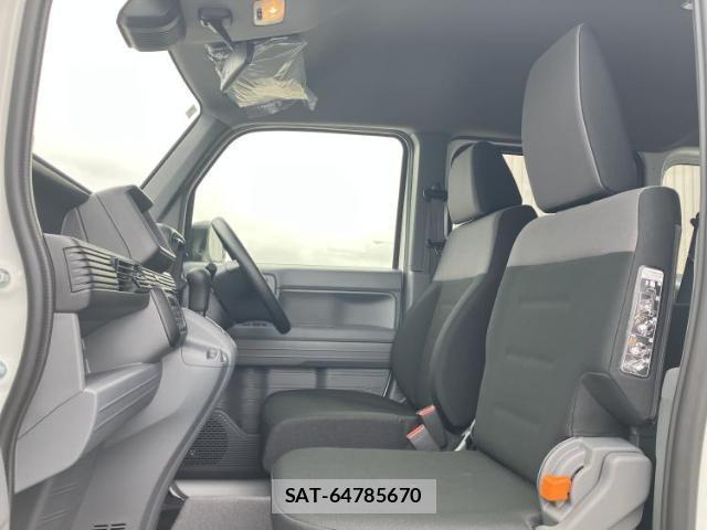 Honda N-VAN 2026-03 8752444-6