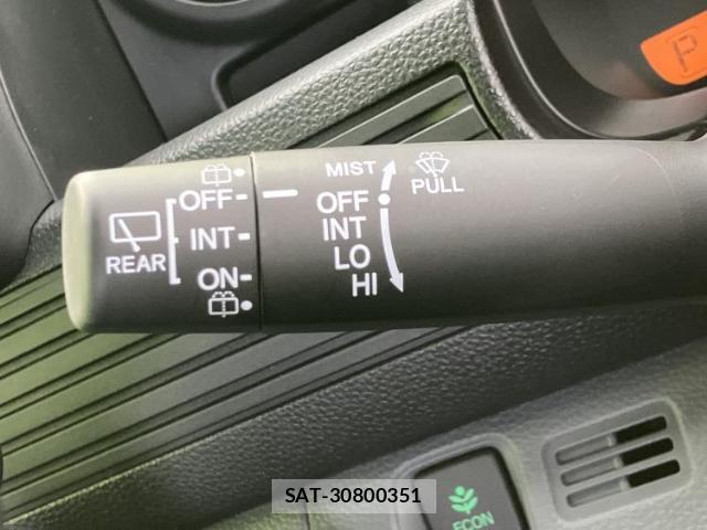 Honda N-VAN 2026-05 8754664-11