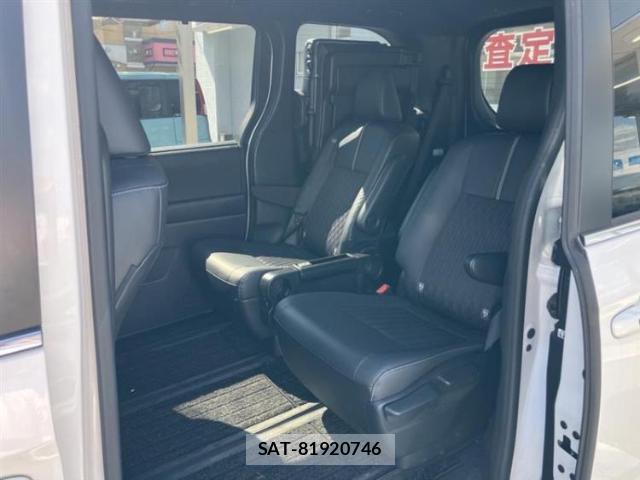 Toyota NOAH 2023-03 8752221-6
