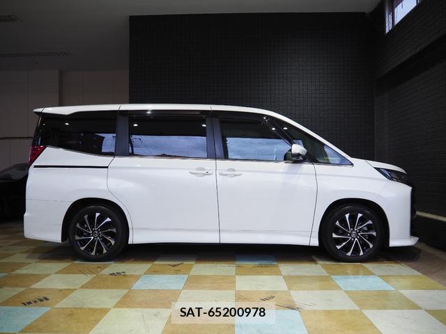 Toyota NOAH 2022-10 8752491-3