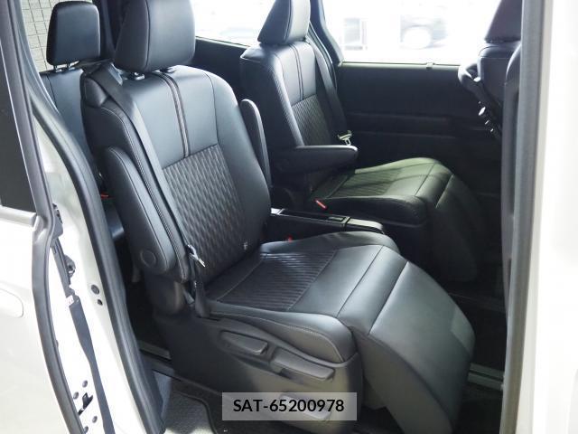 Toyota NOAH 2022-10 8752491-6