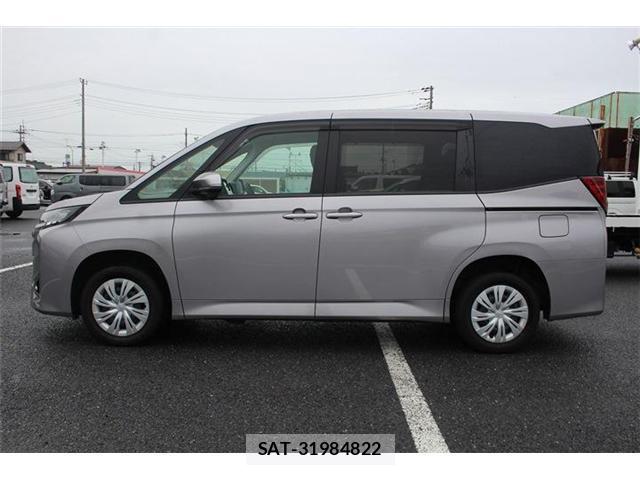 Toyota NOAH 2023-06 8753837-10