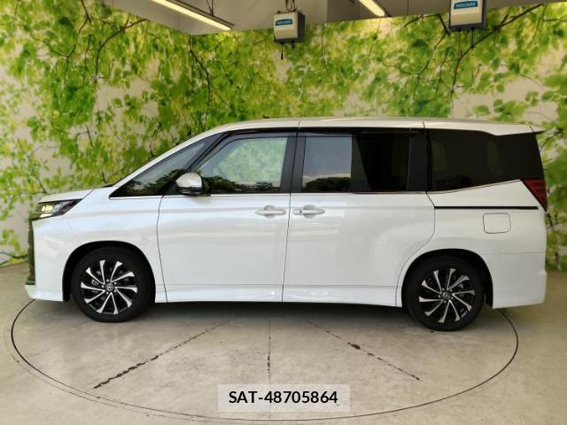 Toyota NOAH 2026-03 8754050-1