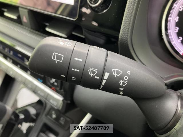 Toyota NOAH 2025-08 8754053-17