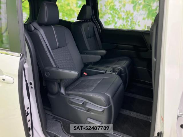 Toyota NOAH 2025-08 8754053-4