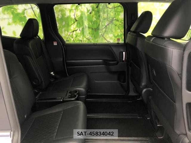 Toyota NOAH 2022-09 8754074-4